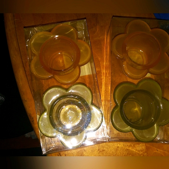 BNWT 2 SETS OF Flower Candle Holders - Picture 2 of 3